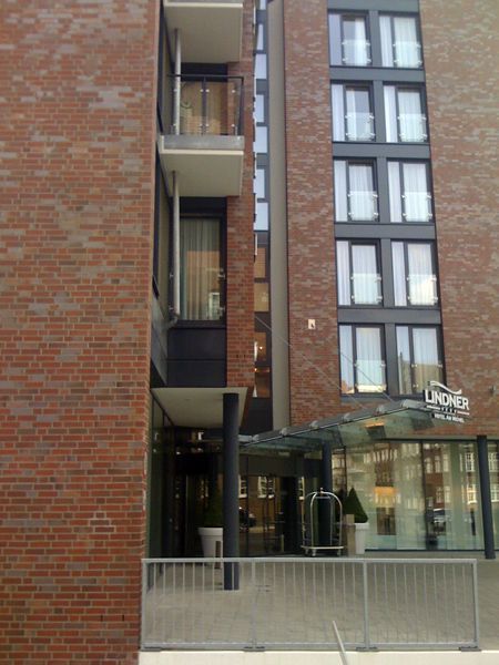 Hotel Lindner – Haupteingang, weitere Ansicht