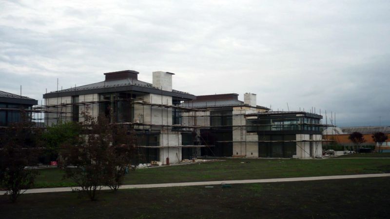Ansicht des Gebäudekomplexes Villa Shali