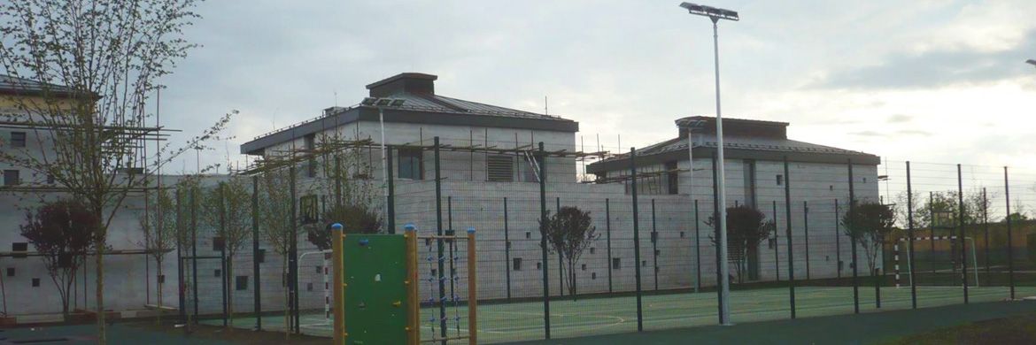Villa Shali Russland – Fassade mit Aluminiumfenstern